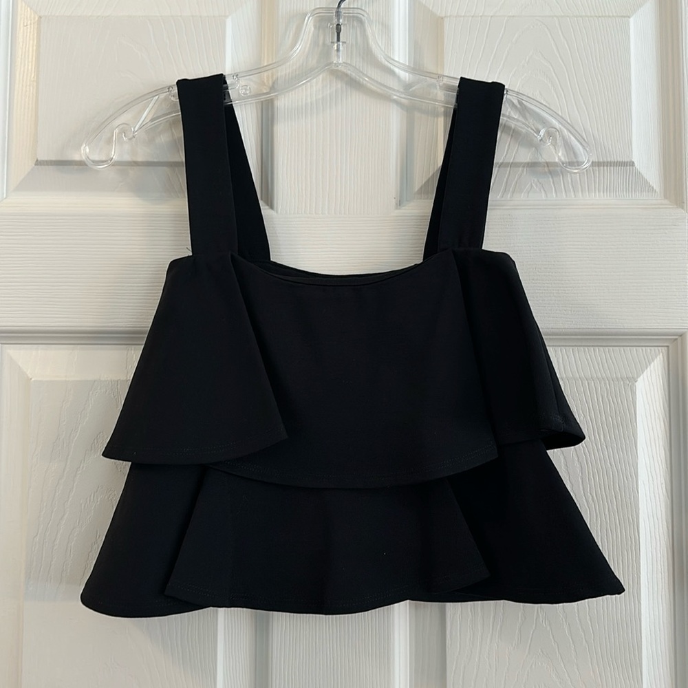 NWT Lulu’s black ruffled tank top (XS).